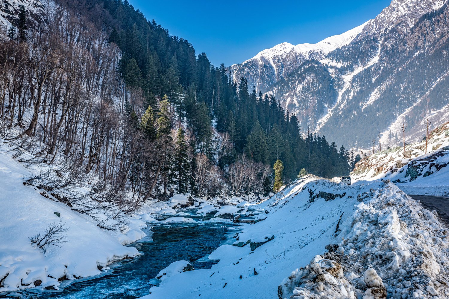 Beautiful view of sonmarg in winter, Sonmarg, Kashmir